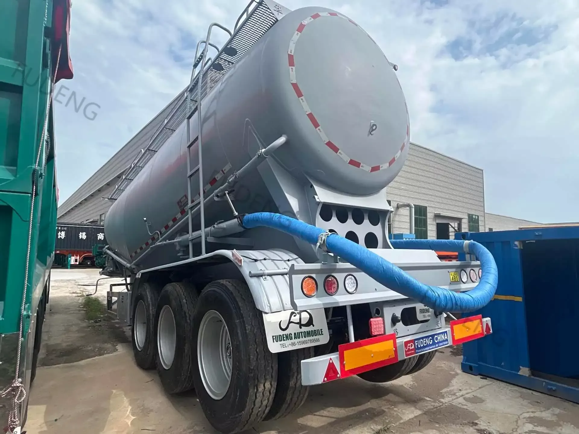 3 Axles Bulk Powder Tanker (4)