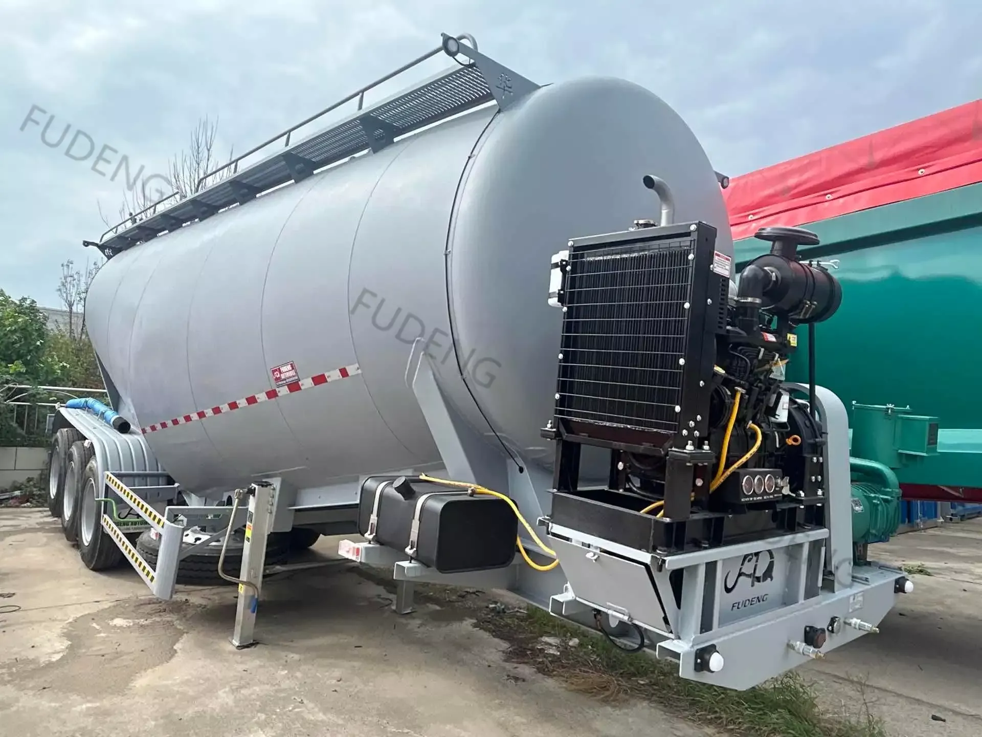 3 Axles Bulk Powder Tanker (9)