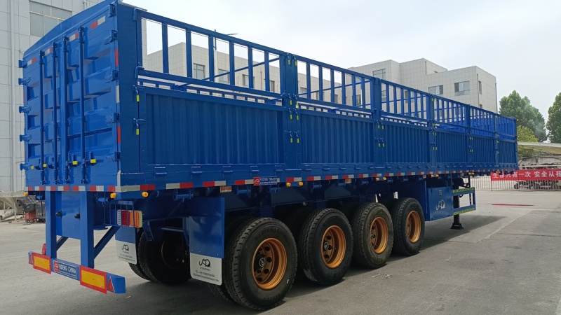 Four axle multifunctional compartment cargo semi-trailer6