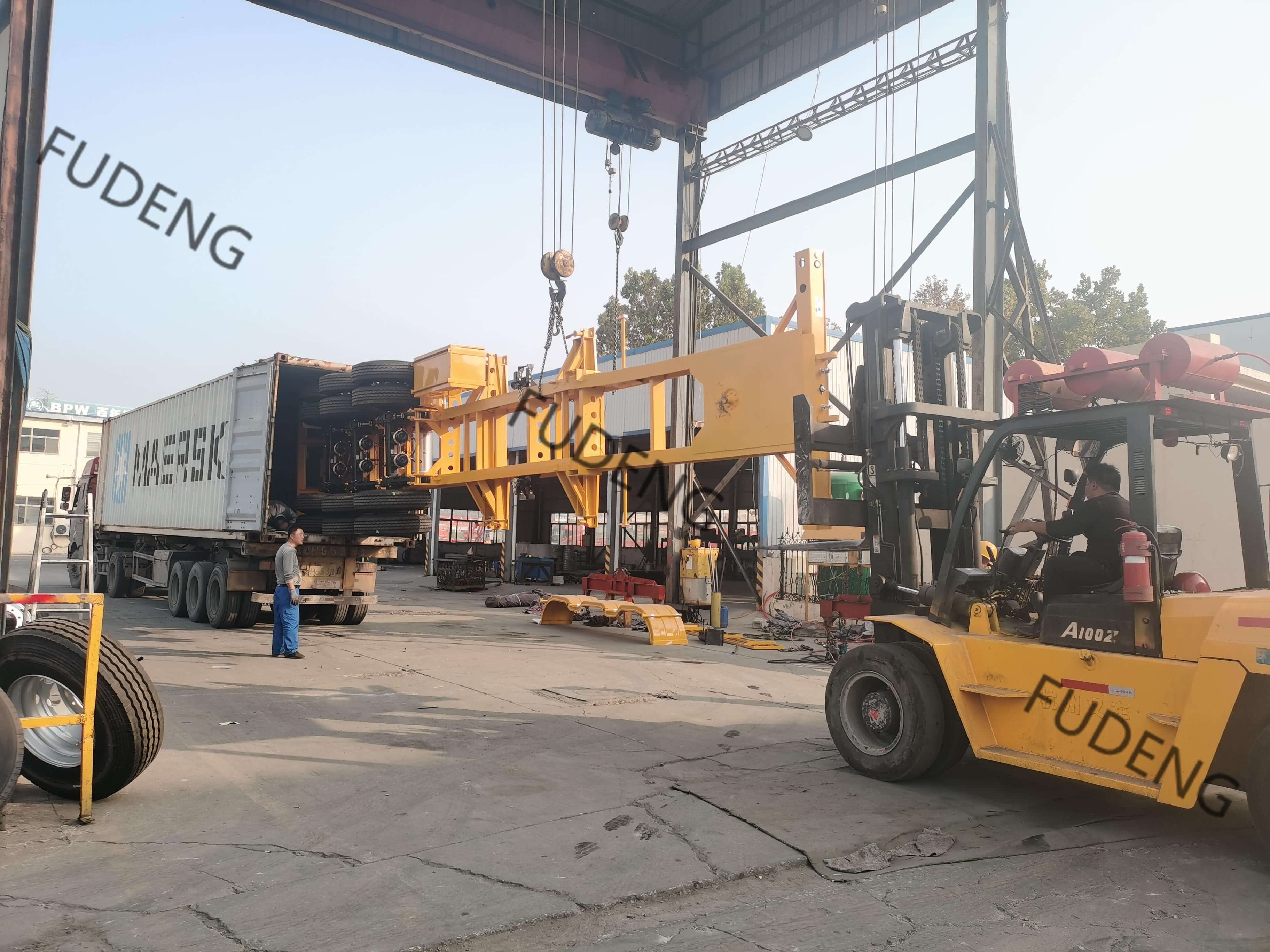 Fudeng skeleton trailer is ready to arrange sea shipping