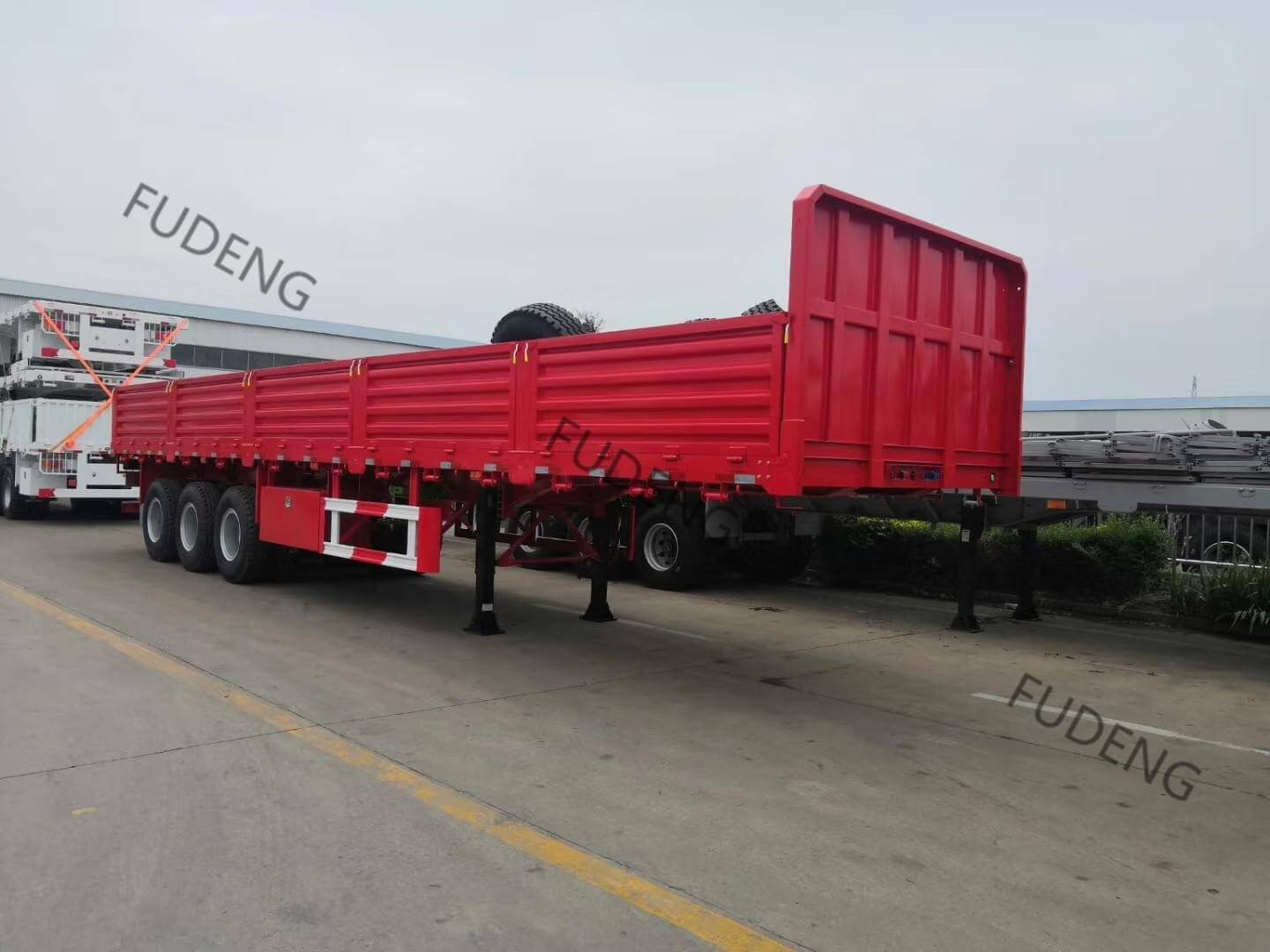 How to choose fence cargo trailer or side wall trailer?