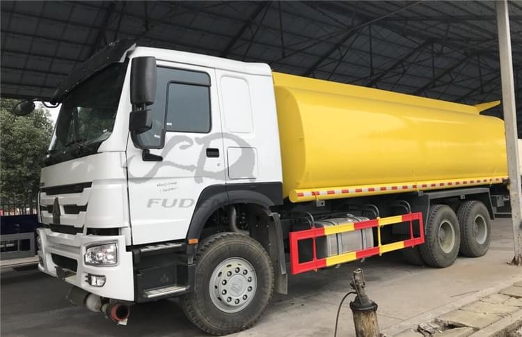 SINOTRUK HOWO 20000liters Fuel Tanker Truck