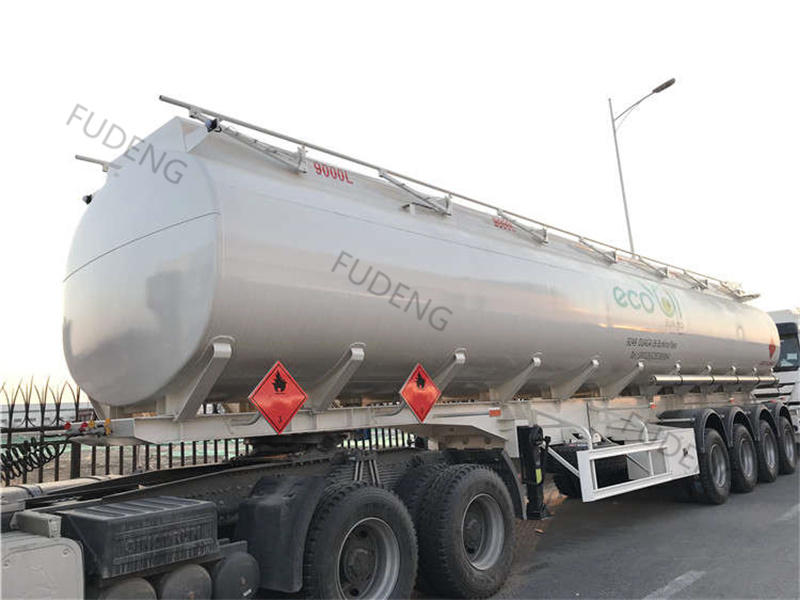 How to drive oil tank semi trailer safely (3)