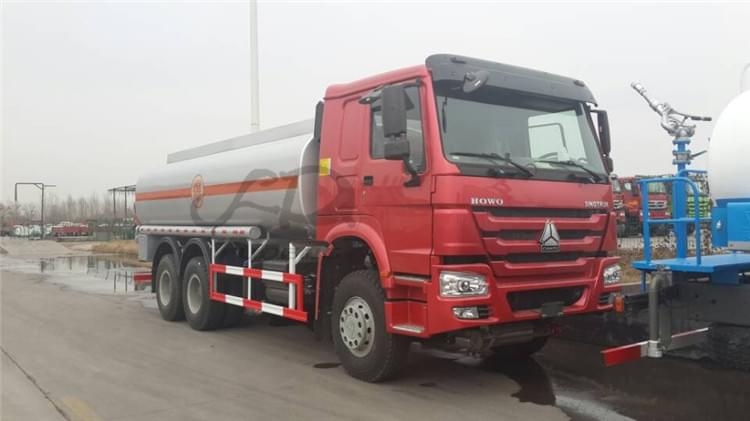 SINOTRUK HOWO 20000liters Fuel Tanker Truck