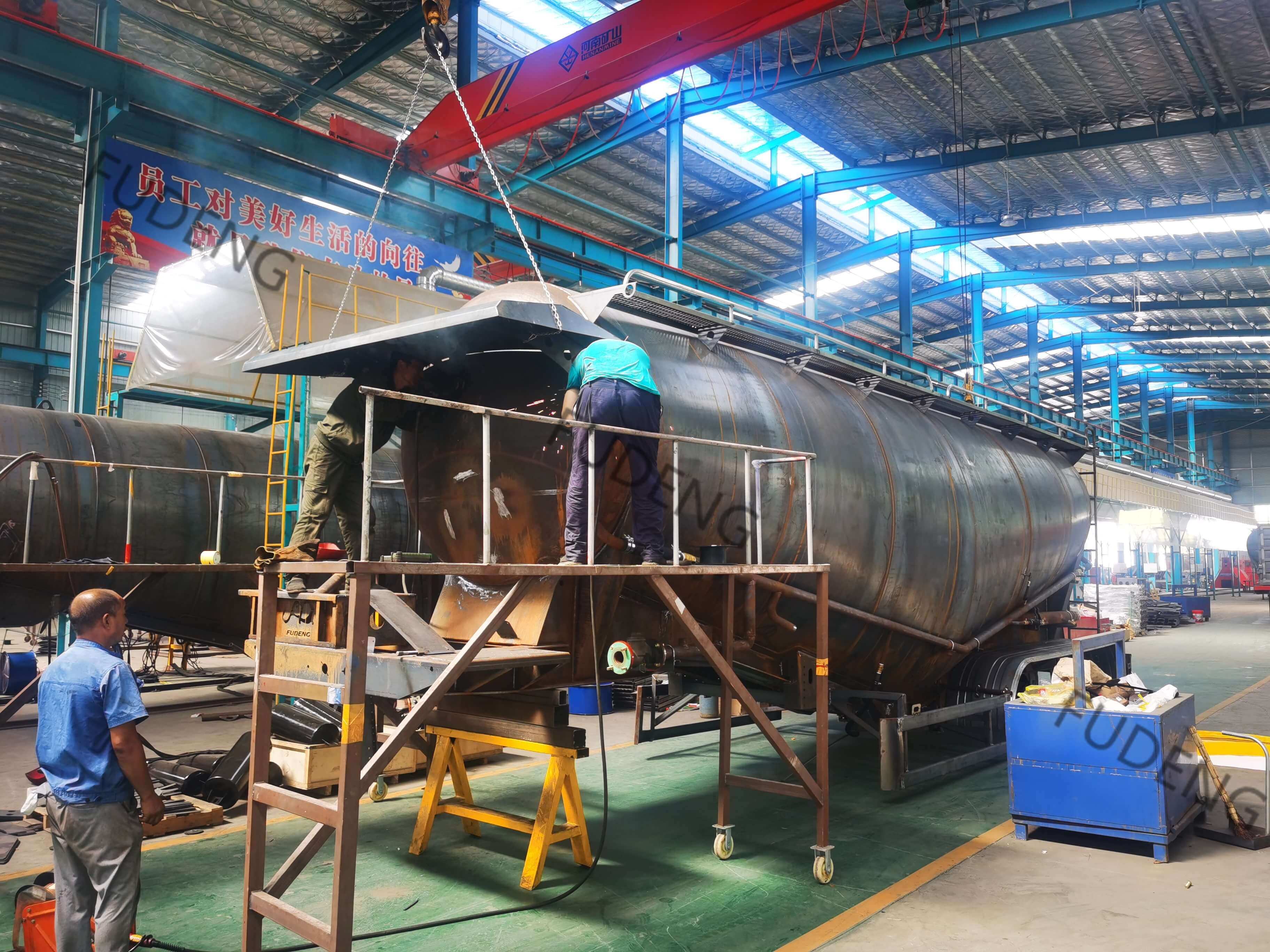 Fudeng bulk cement tanker trailer production workmanship