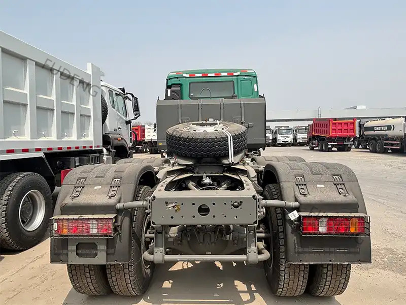 HOWO TX 400HP Tractor 3