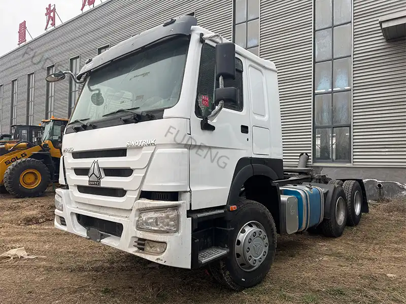 HOWO 6&times;4 Tractor_1
