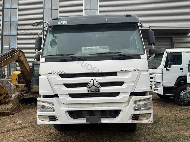 HOWO 6&times;4 Tractor_3