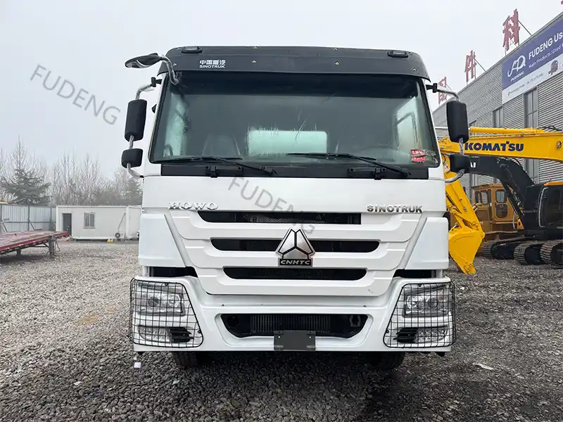 HOWO 8&times;4 Concrete Mixer Truck_3