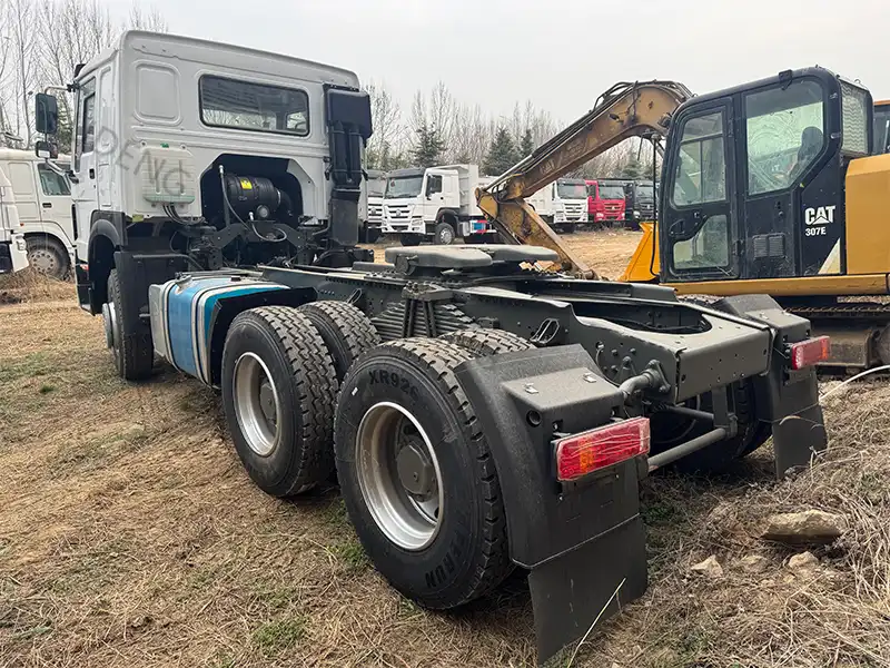 HOWO 6&times;4 Tractor_2