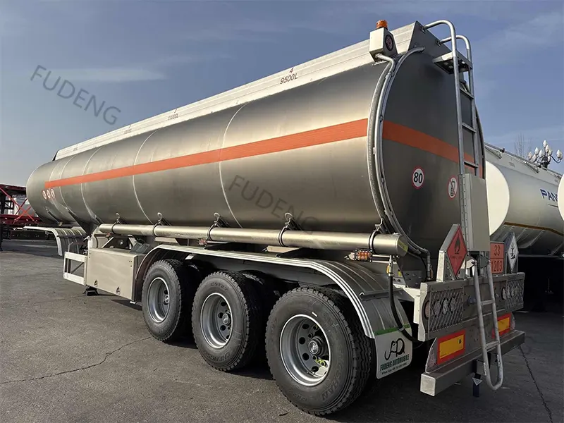 3 Axle Fuel Tanker Trailer_4